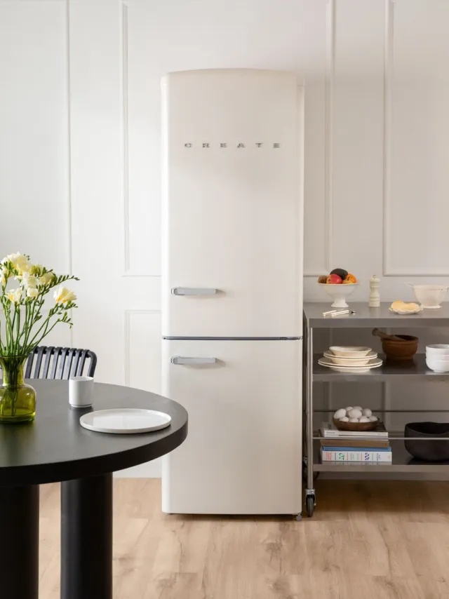 Create Koelkast met vriezer - Combi koelkast - Capaciteit 330L - 3 verwisselbare planken - No-frost-systeem - Temperatuurbereik van tussen 2 °C en 8 °C - Vriezer -24ºC - Wit- FRIDGE STYLANCE Gebroken wit